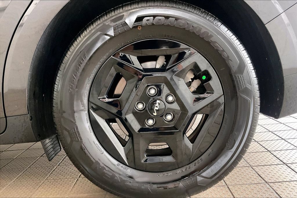 Used 2026 Kia Carnival FWD image 33