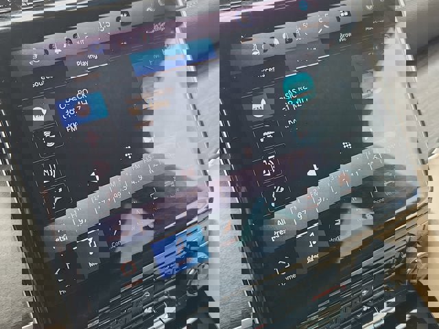 Used 2024 Jeep Grand Cherokee Limited image 23