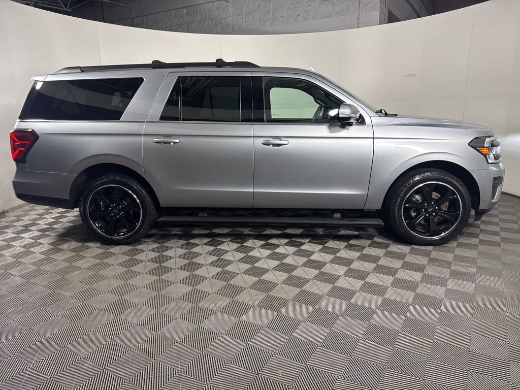 Used 2023 Ford Expedition Max Limited image 12