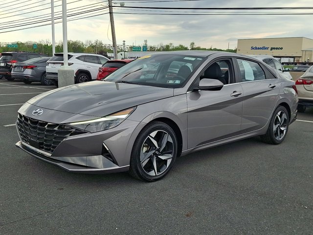 Used 2023 Hyundai Elantra Limited FWD image 3