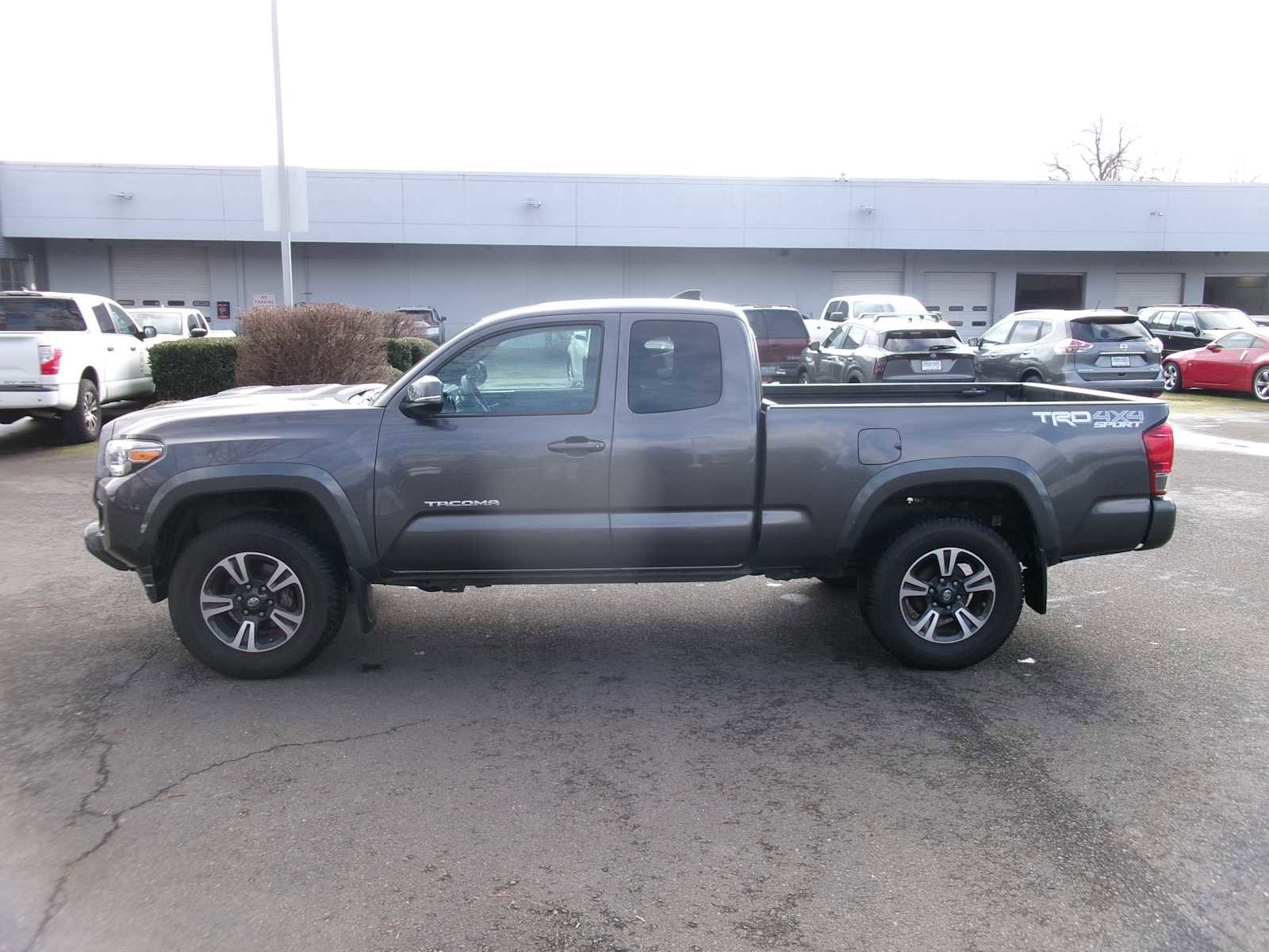 Used 2017 Toyota Tacoma TRD Sport w/ Premium & Technology Package image 2