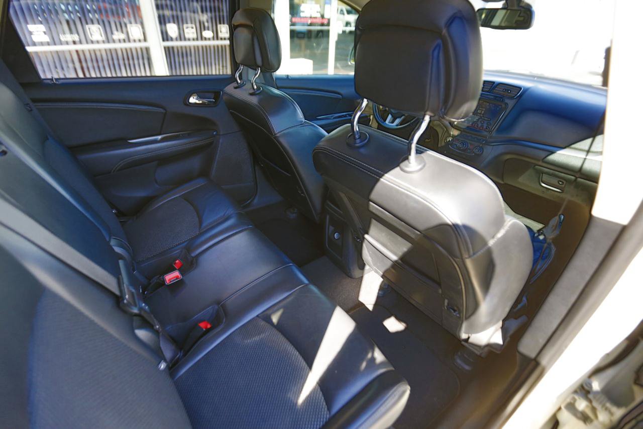 Used 2020 Dodge Journey Crossroad FWD image 19