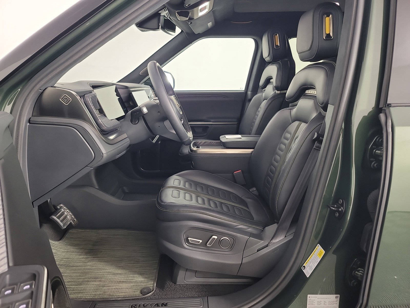 Used 2024 Rivian R1T Adventure AWD/4WD image 20