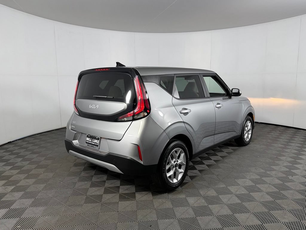 Used 2025 Kia Soul LX w/ LX Technology Package FWD image 6