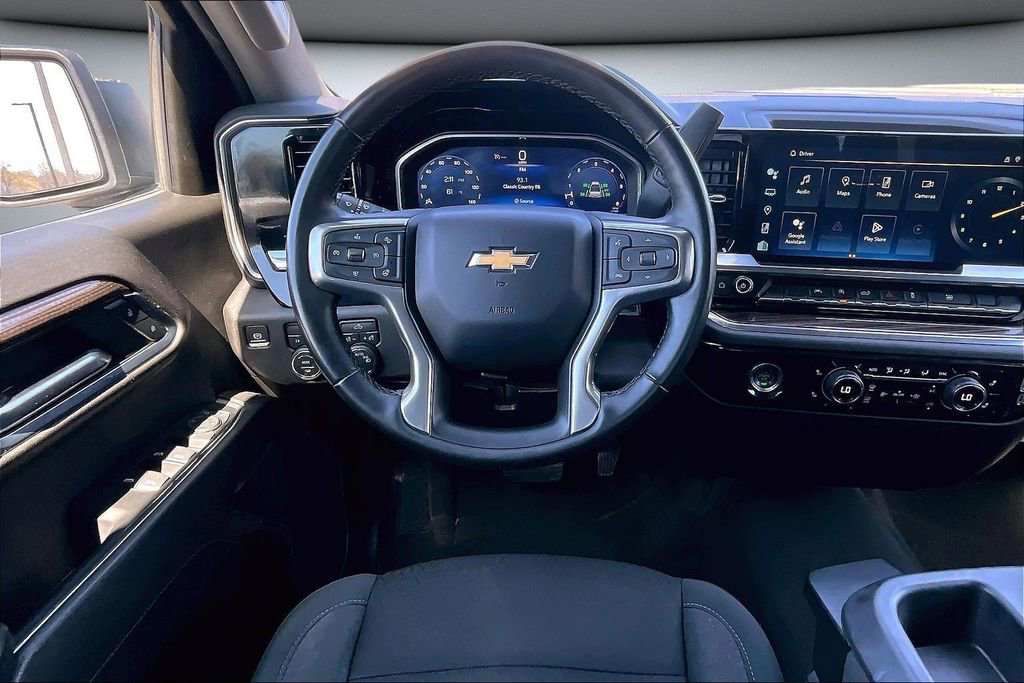 Used 2023 Chevrolet Silverado 1500 LT w/ Protection Package AWD/4WD image 9
