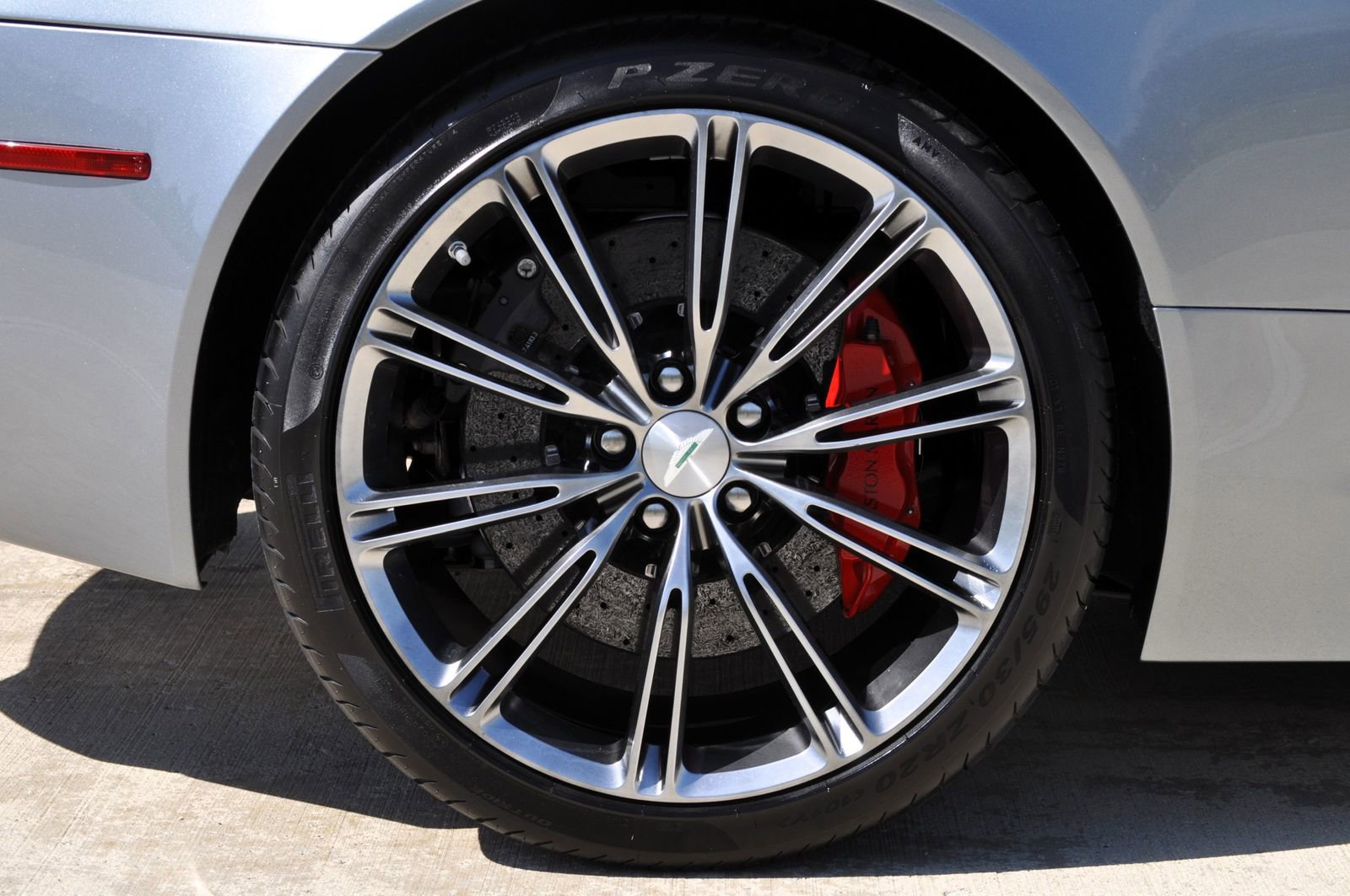 Used 2012 Aston Martin Virage Coupe RWD image 20