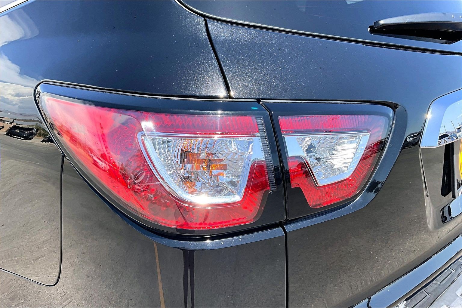 Used 2017 Chevrolet Traverse LT w/ Style and Technology Package FWD image 31
