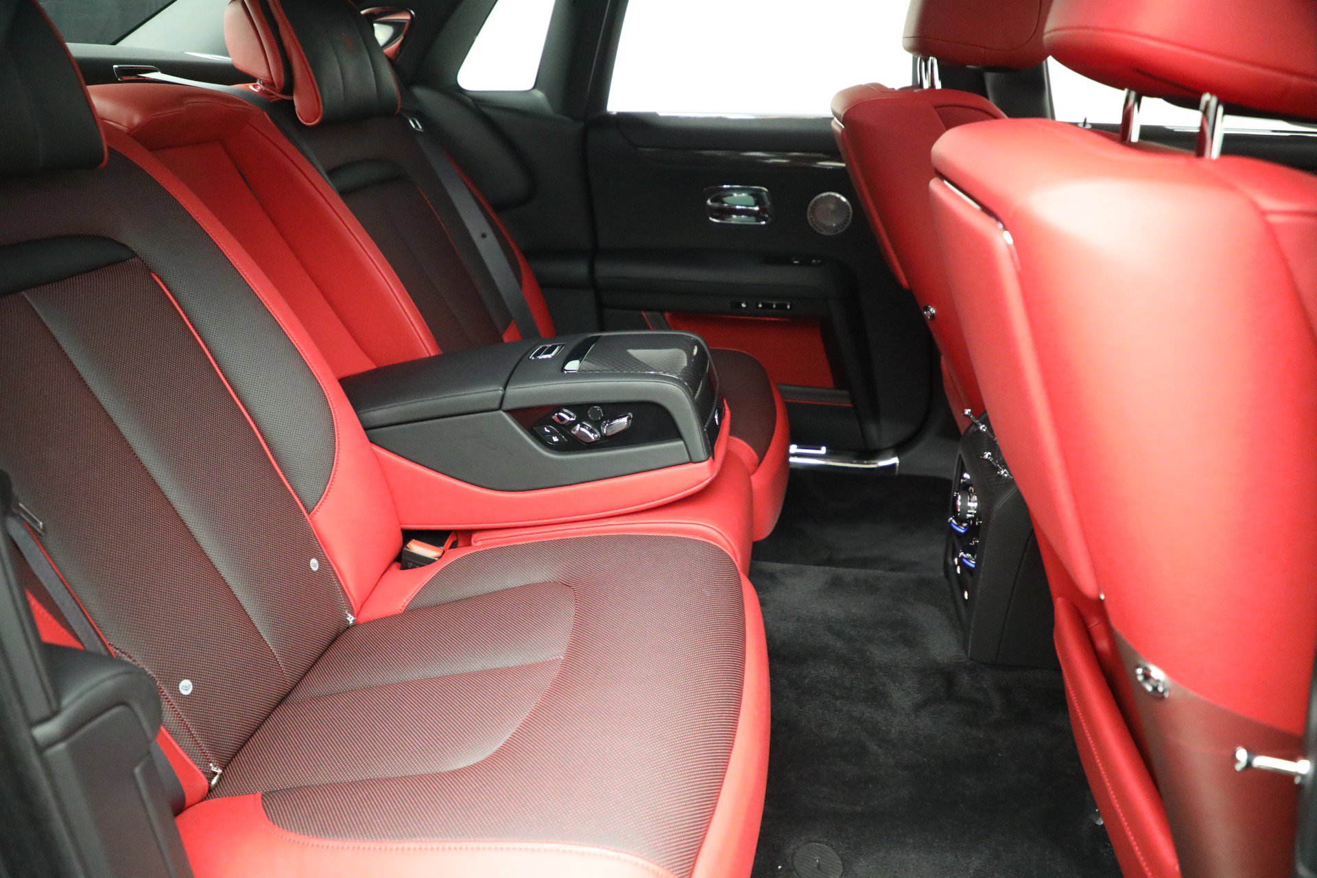 New 2025 Rolls-Royce Ghost Black Badge image 26