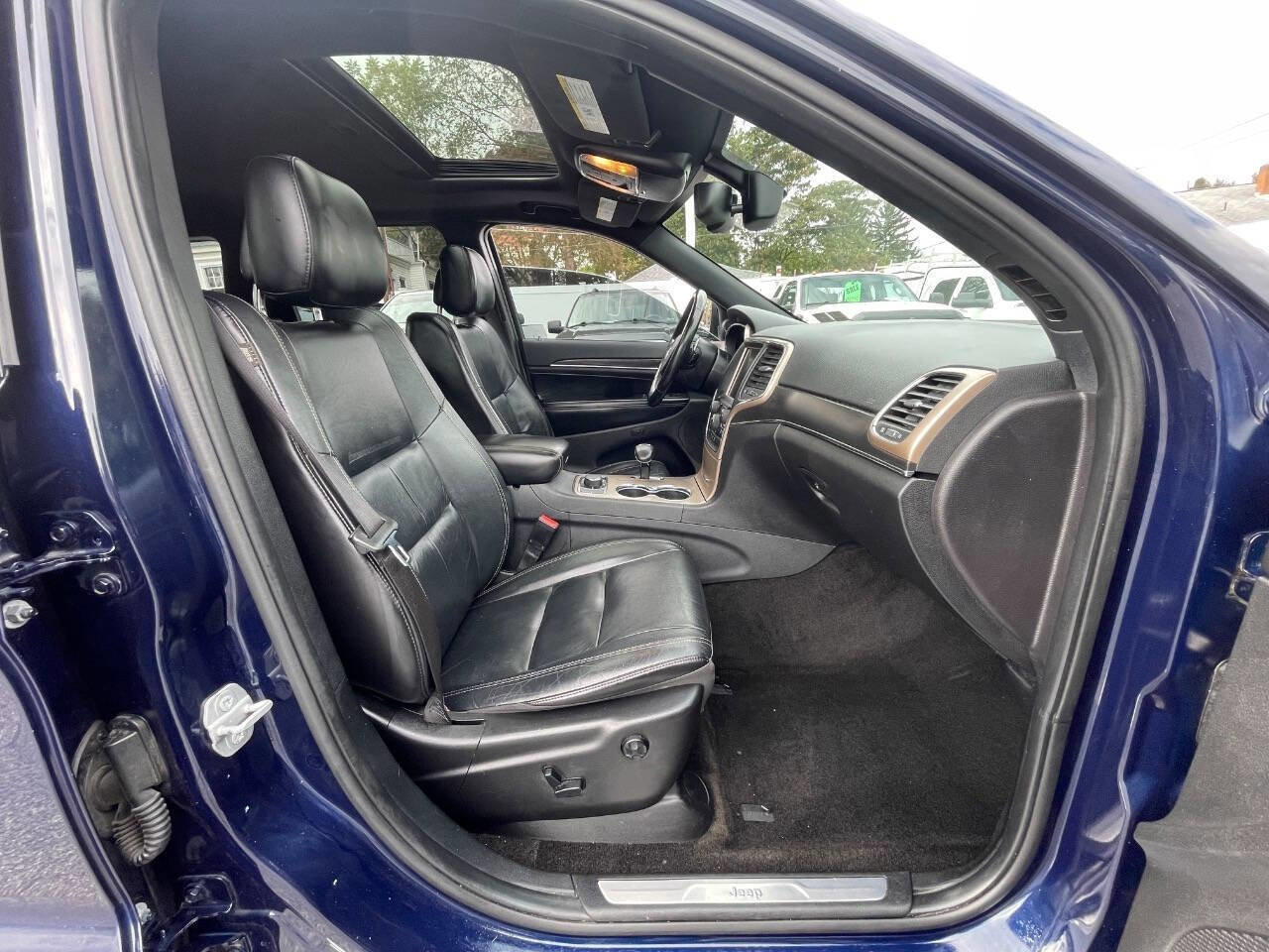 Used 2015 Jeep Grand Cherokee Limited image 32