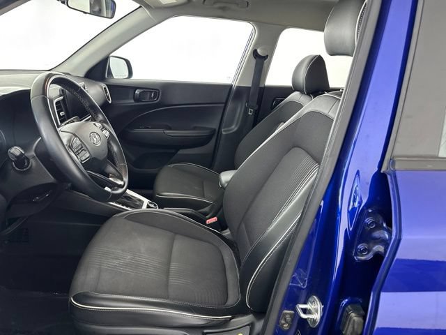 Used 2022 Hyundai Venue Limited FWD image 21