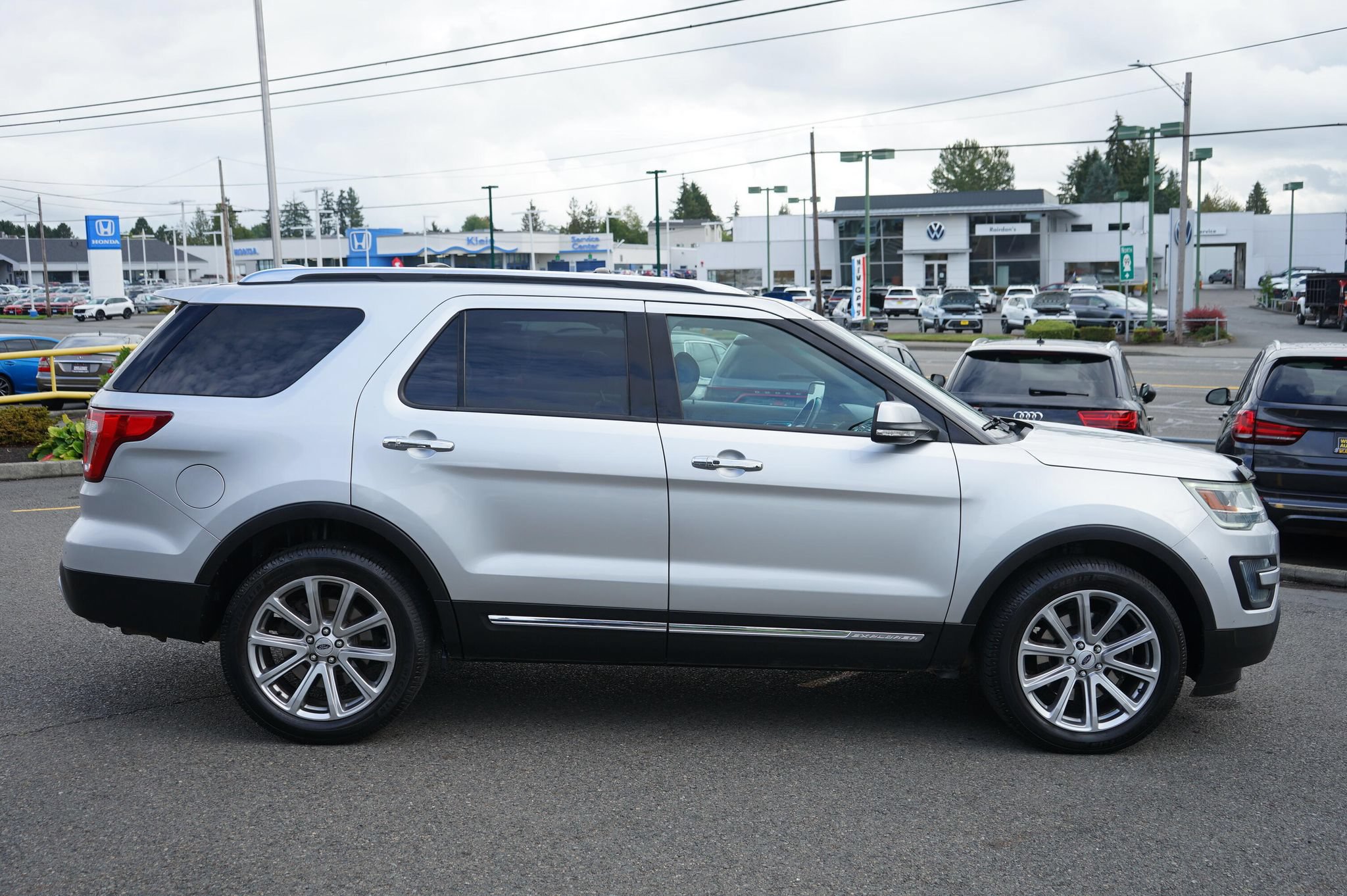 Used 2016 Ford Explorer Limited AWD/4WD image 6