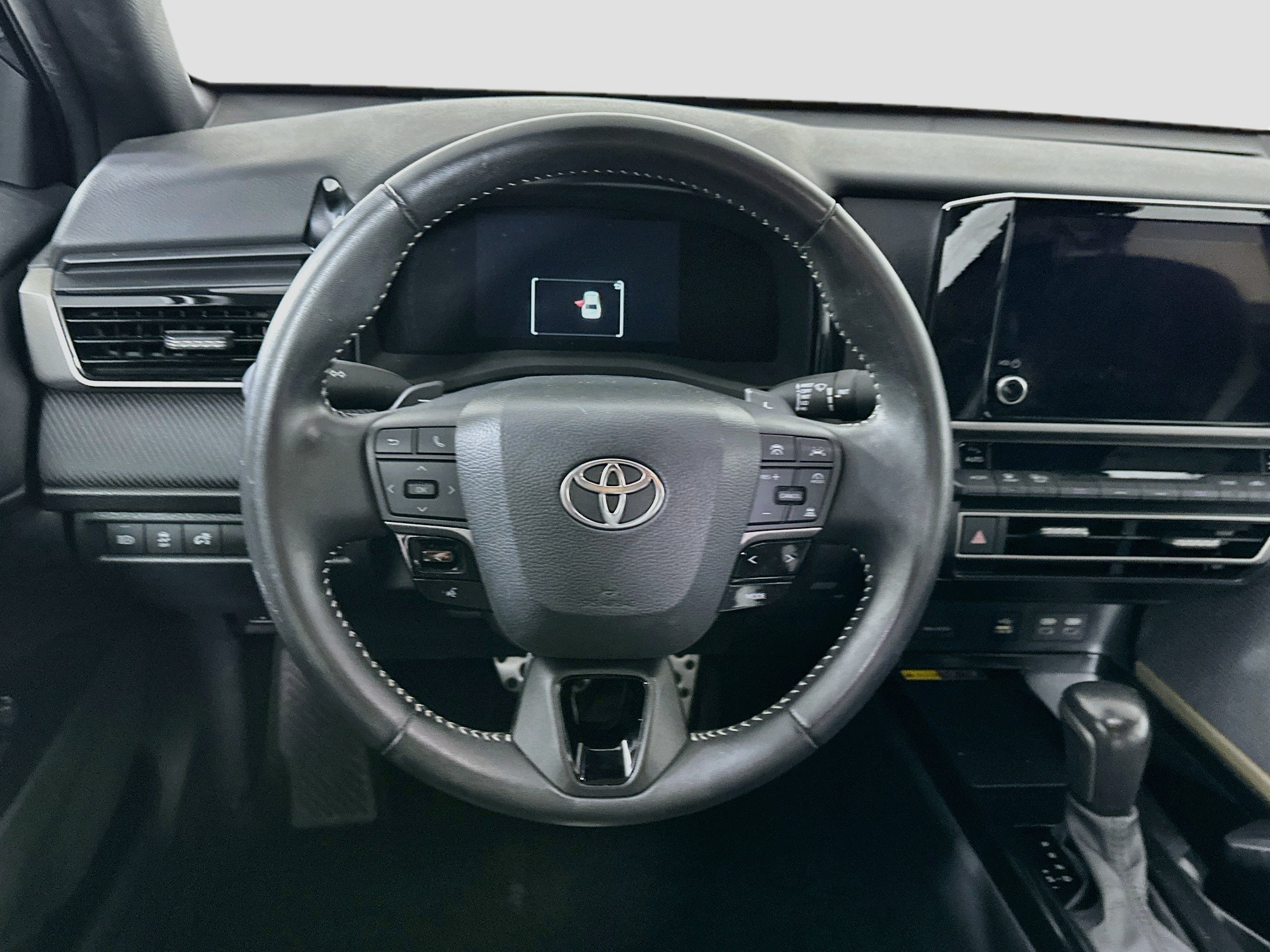 Used 2025 Toyota Camry SE FWD image 17