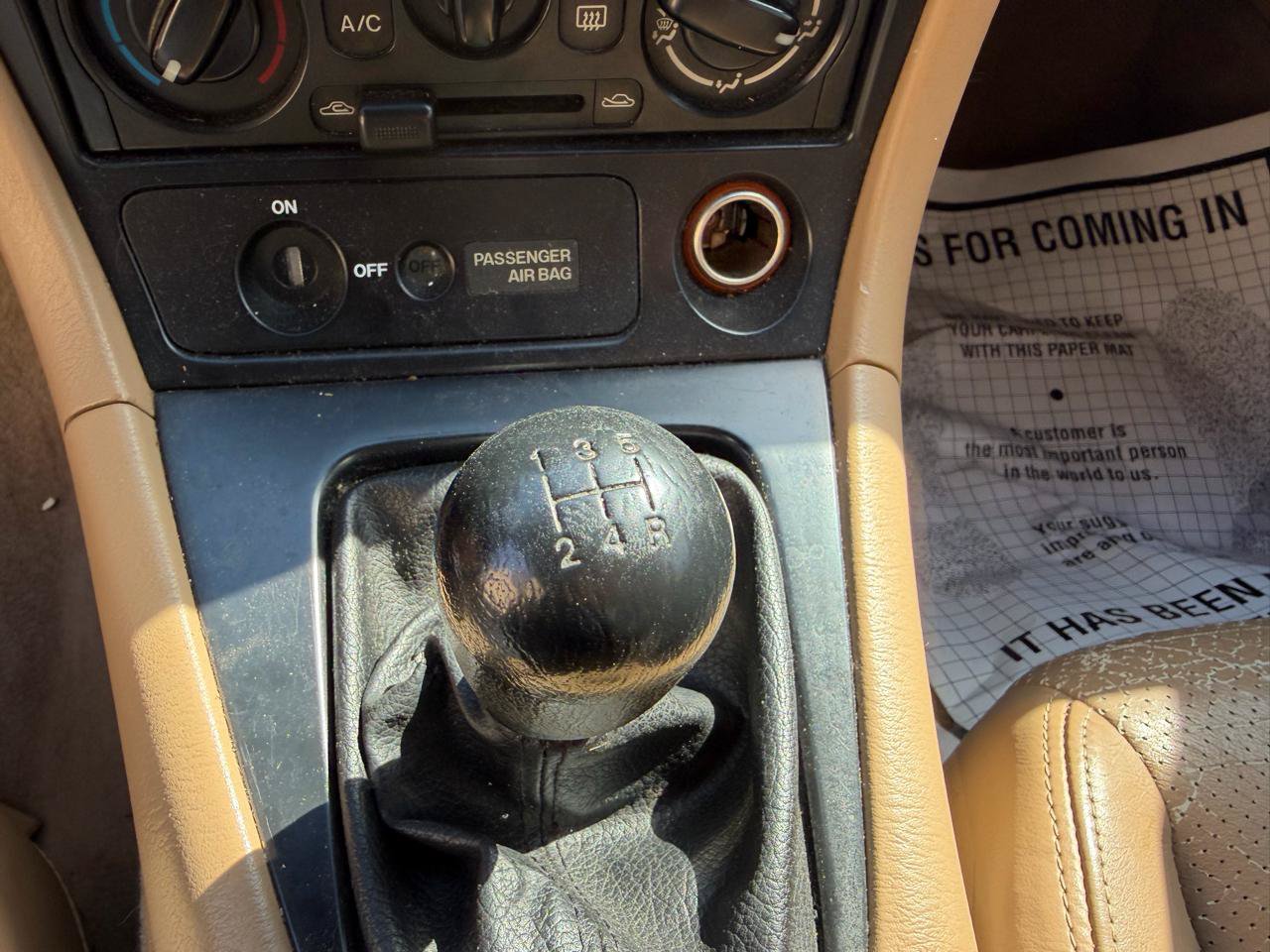 Used 2001 MAZDA MX-5 Miata RWD image 16