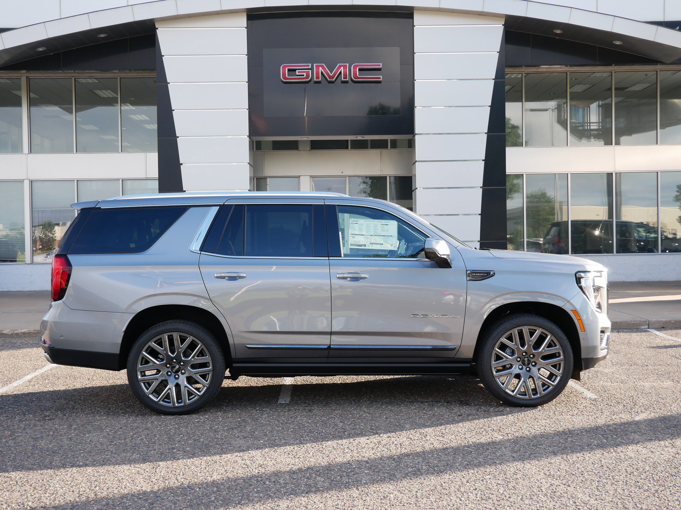 New 2026 GMC Yukon Denali Ultimate AWD/4WD image 2