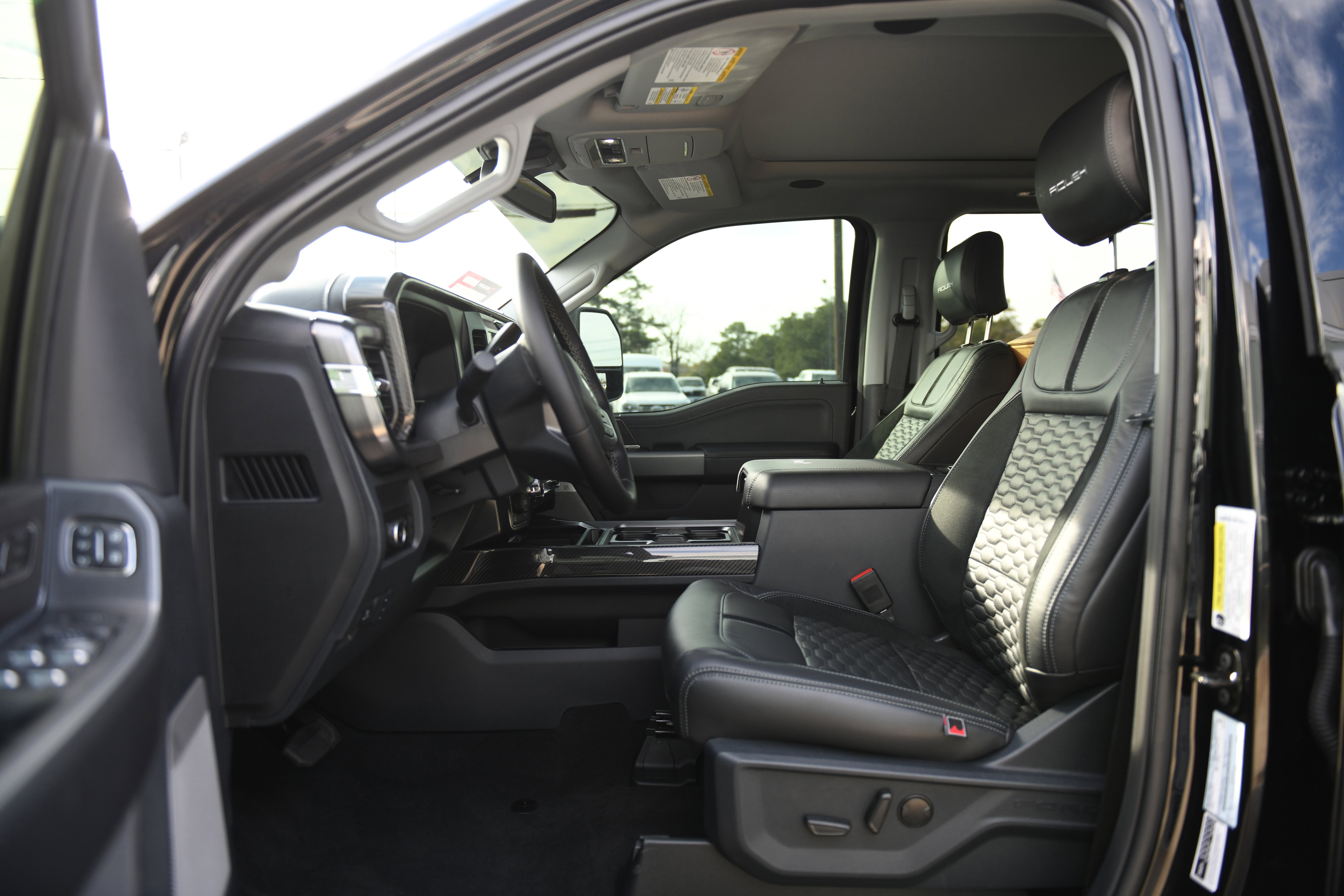 New 2026 Ford F250 Lariat w/ Black Appearance Package image 27