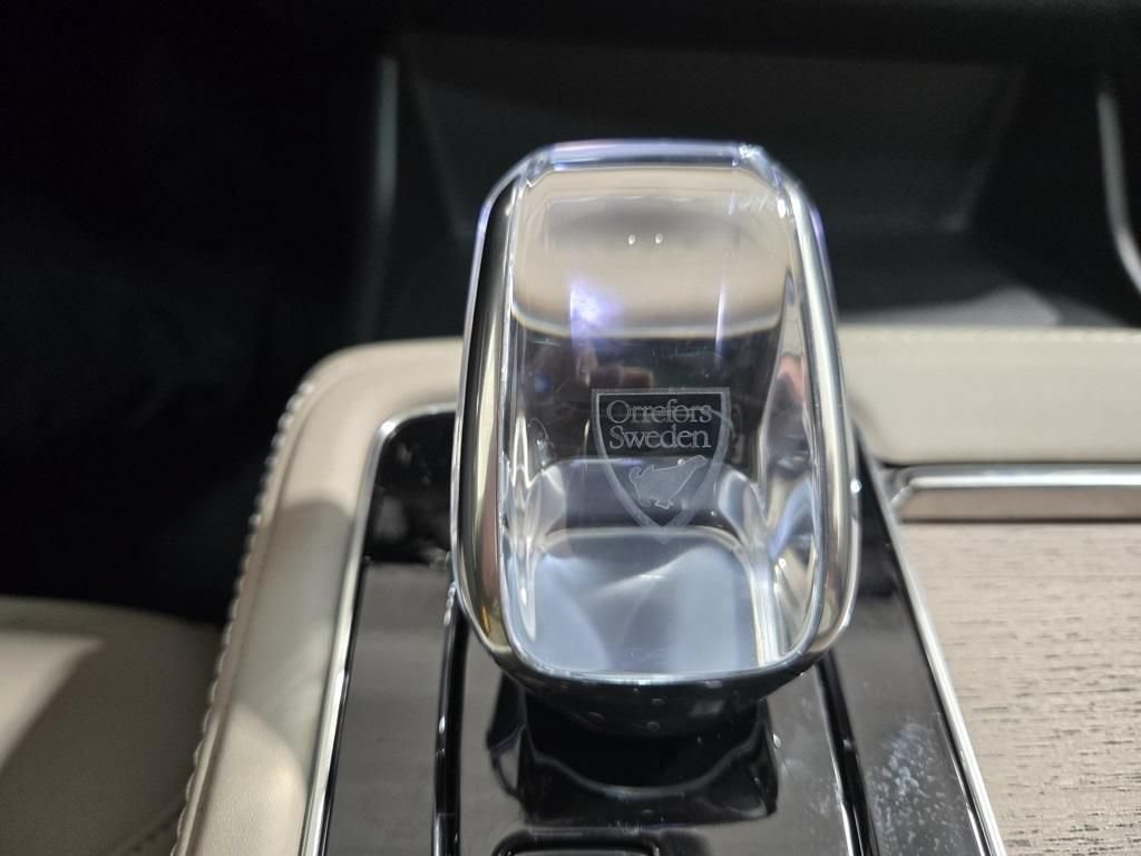 Used 2026 Volvo XC90 B5 Plus w/ Protection Package Premier AWD/4WD image 14