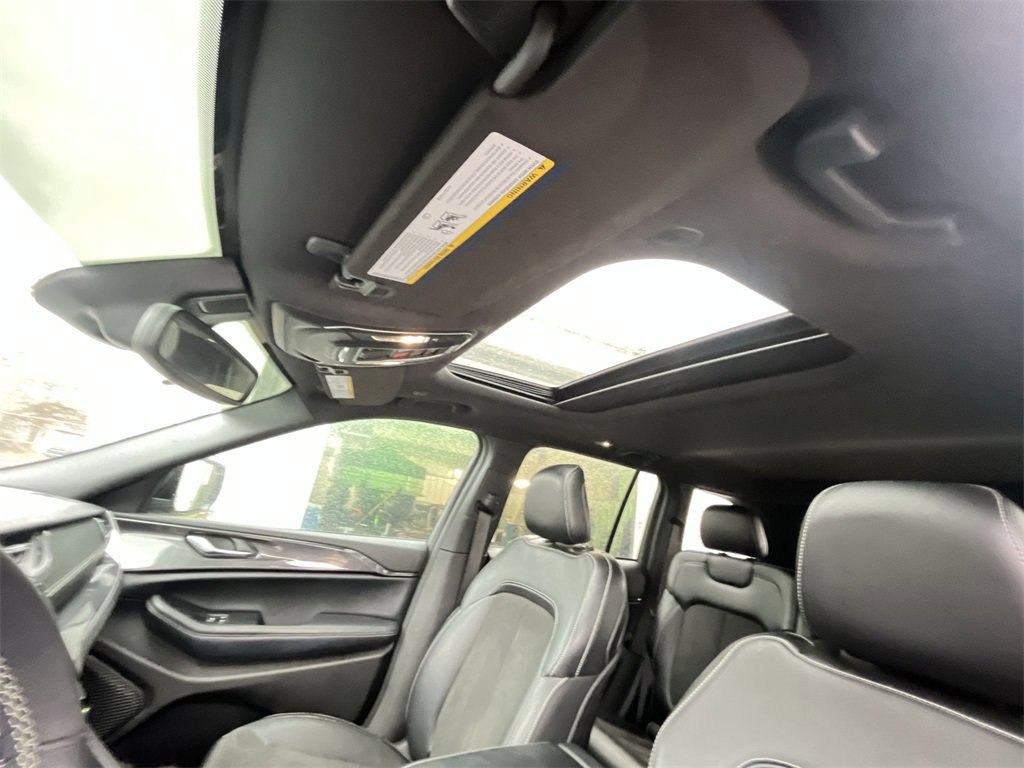 Used 2023 Jeep Grand Cherokee Altitude image 21