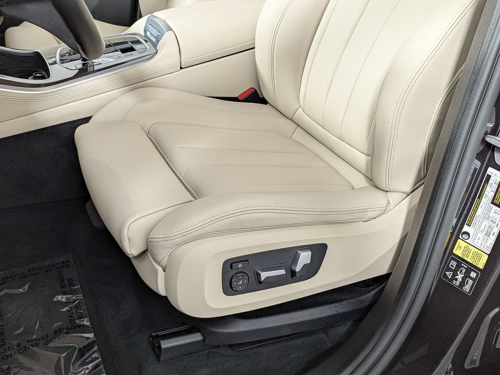 Used 2022 BMW X5 xDrive40i w/ Premium Package AWD/4WD image 18