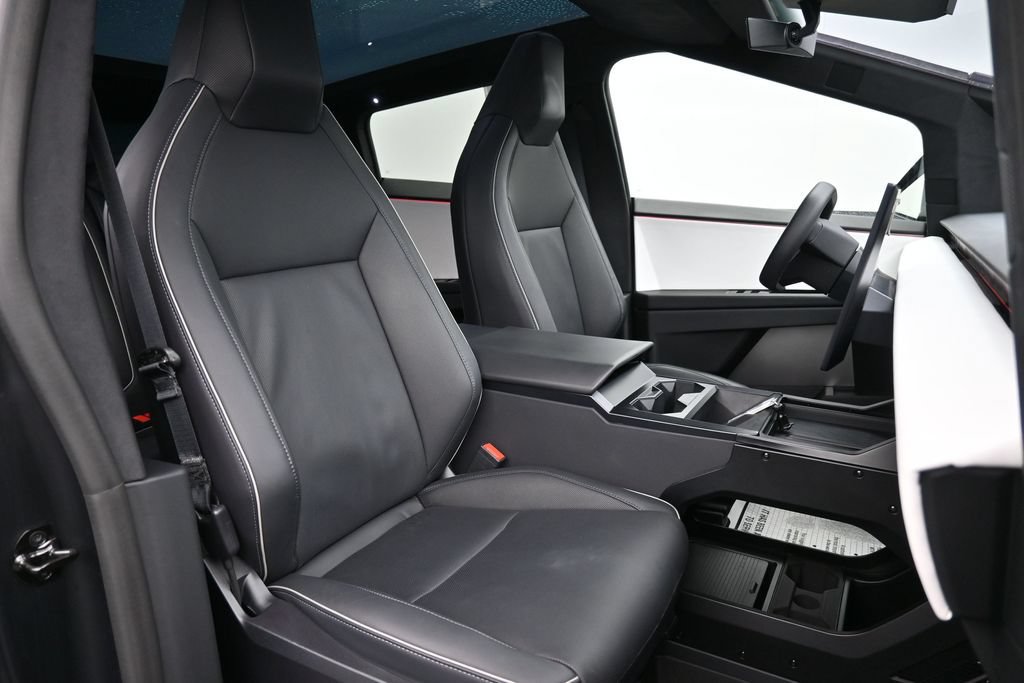 Used 2024 Tesla Cybertruck AWD Crew Cab image 28