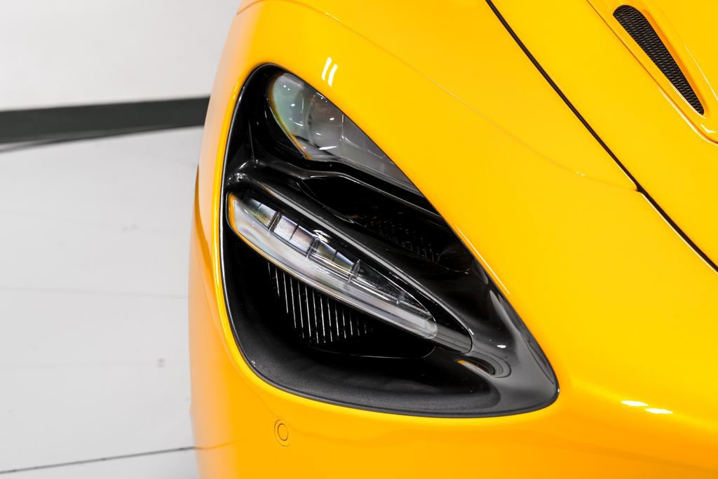 Used 2022 McLaren 720S Spider image 42