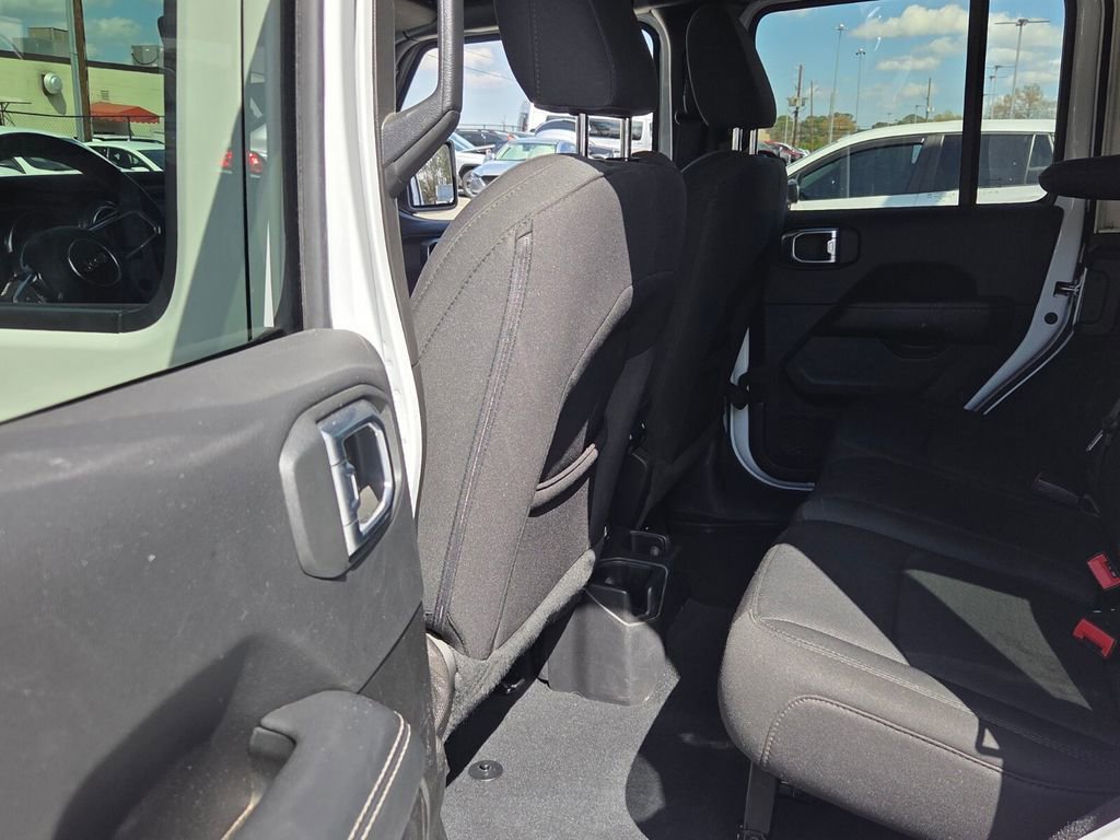 Used 2022 Jeep Wrangler Unlimited Sahara w/ Cold Weather Group image 7