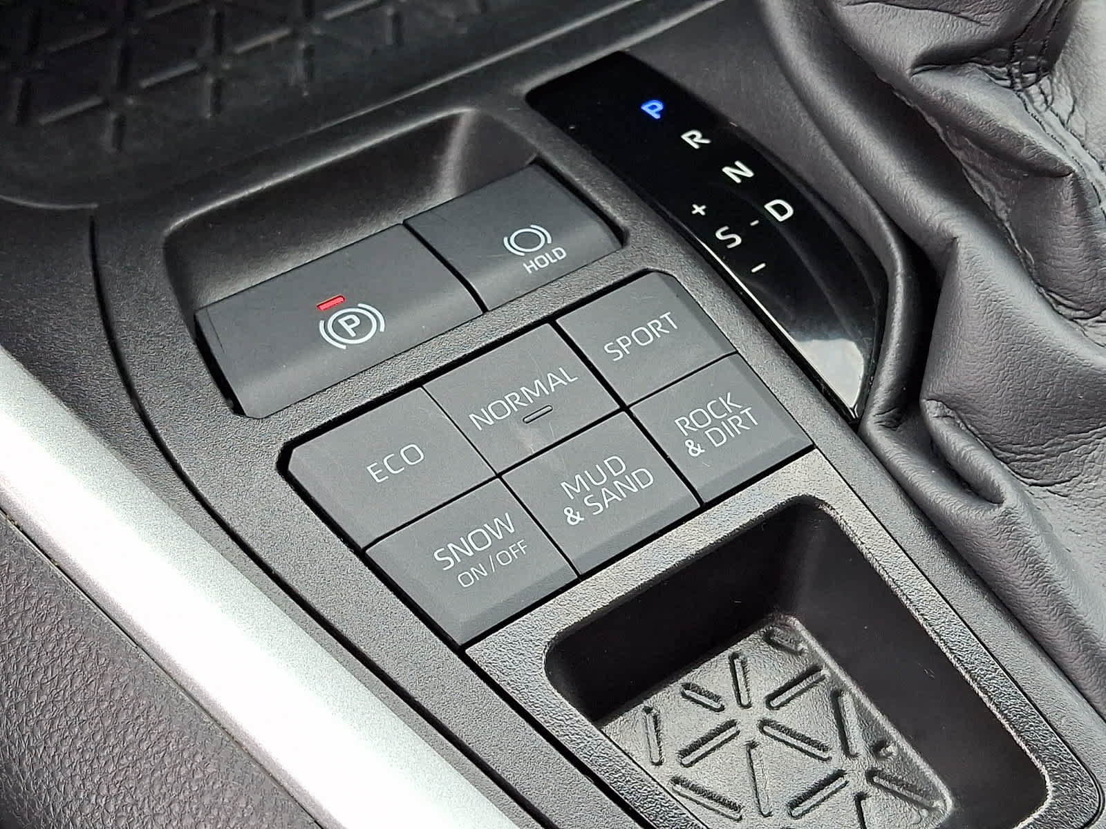 Certified 2024 Toyota RAV4 XLE AWD/4WD image 27