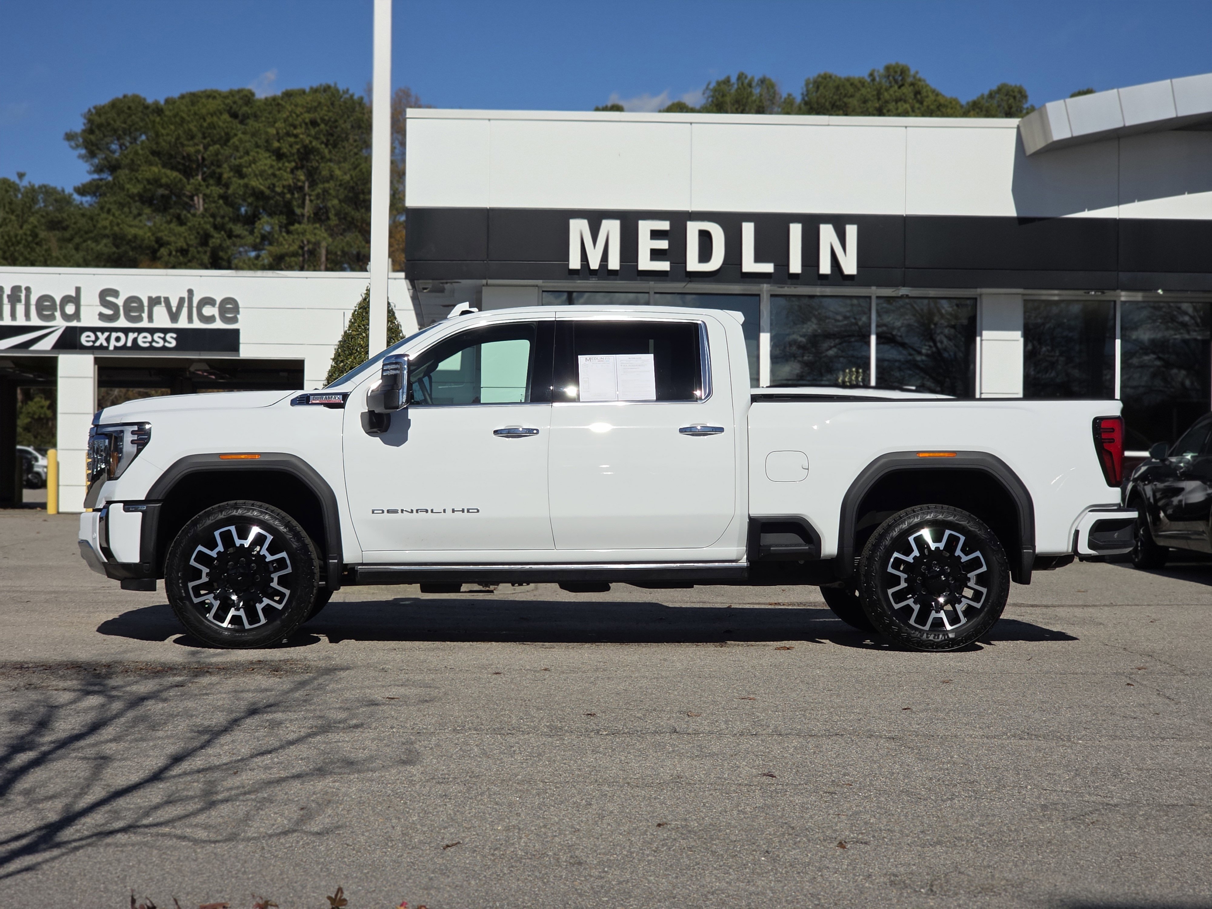 Used 2025 GMC Sierra 2500 Denali w/ Denali Reserve Package image 4
