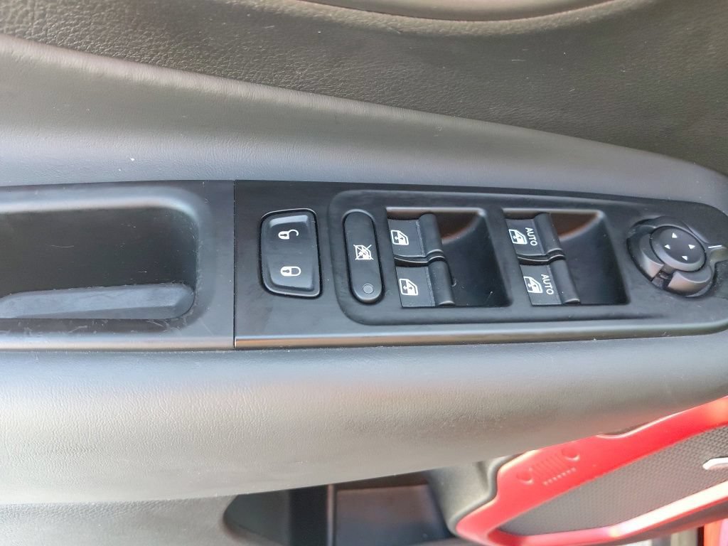 Used 2020 Jeep Renegade Trailhawk w/ Premium Leather Group AWD/4WD image 15