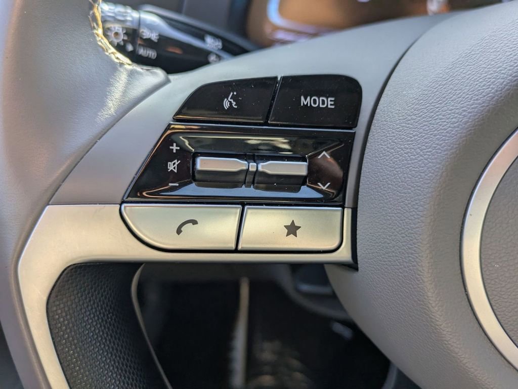 Certified 2025 Hyundai Elantra Sport image 17