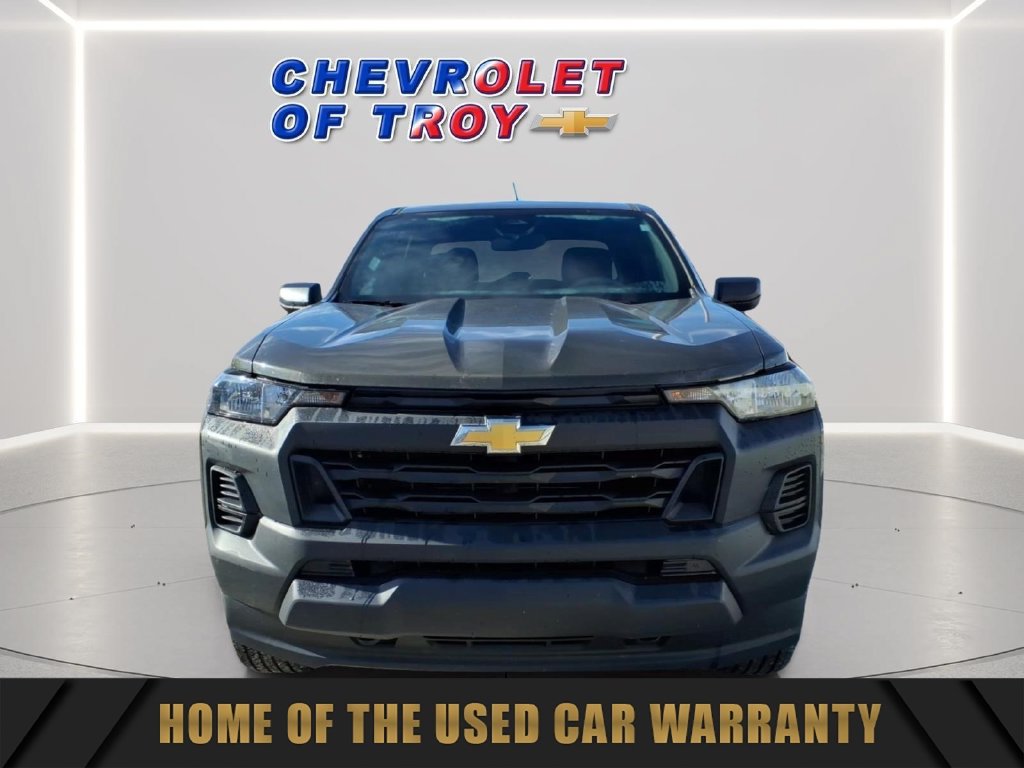 Used 2023 Chevrolet Colorado W/T w/ WT Convenience Package II AWD/4WD image 2