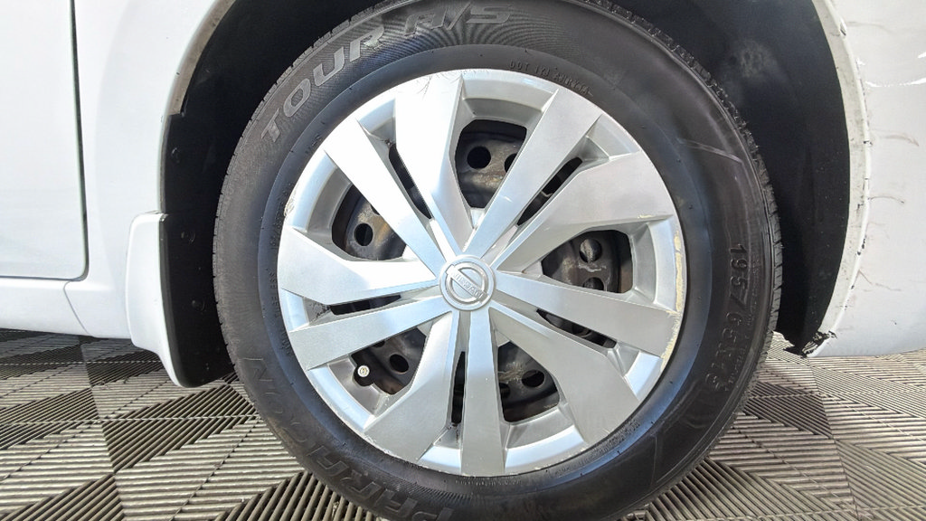 Used 2020 Nissan Versa S FWD image 35