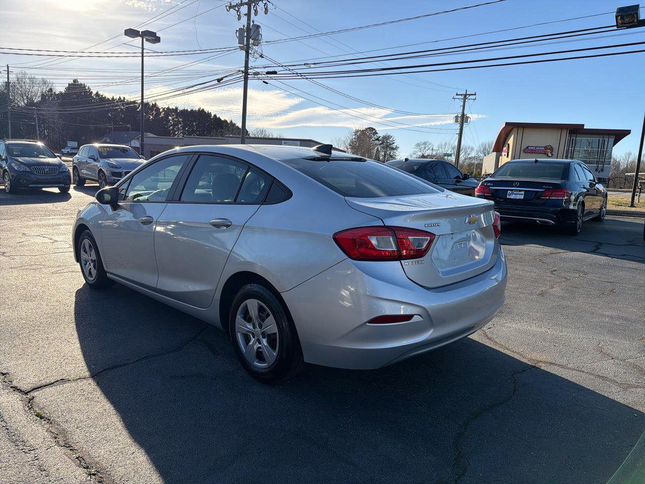 Used 2018 Chevrolet Cruze LS image 3