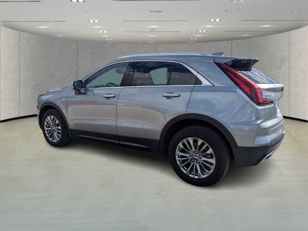 Used 2024 Cadillac XT4 Premium Luxury image 5