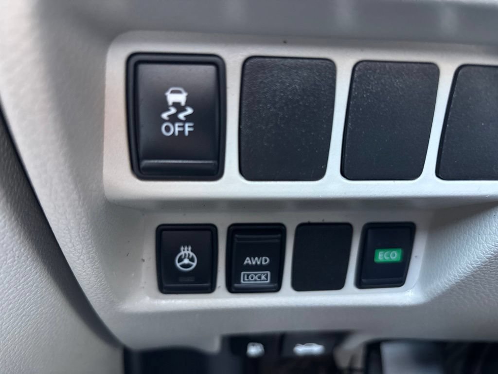 Used 2018 Nissan Rogue Sport SV w/ SV All-Weather Package AWD/4WD image 39