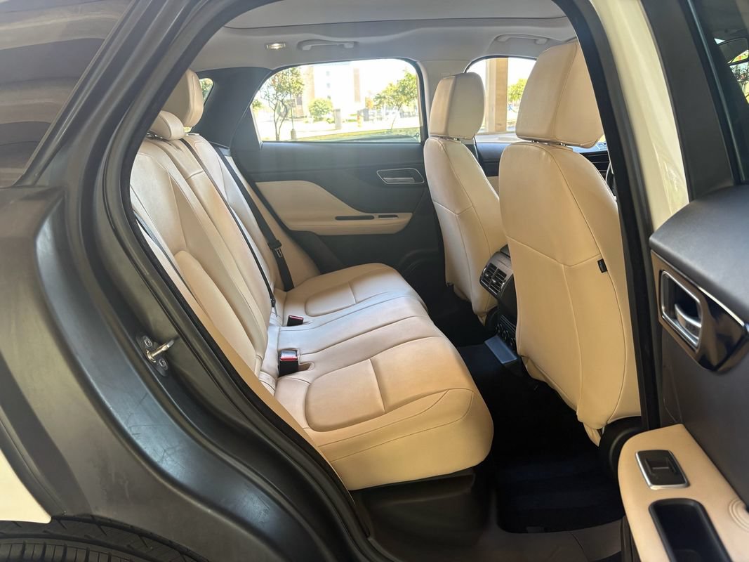 Used 2018 Jaguar F-PACE Premium AWD/4WD image 30