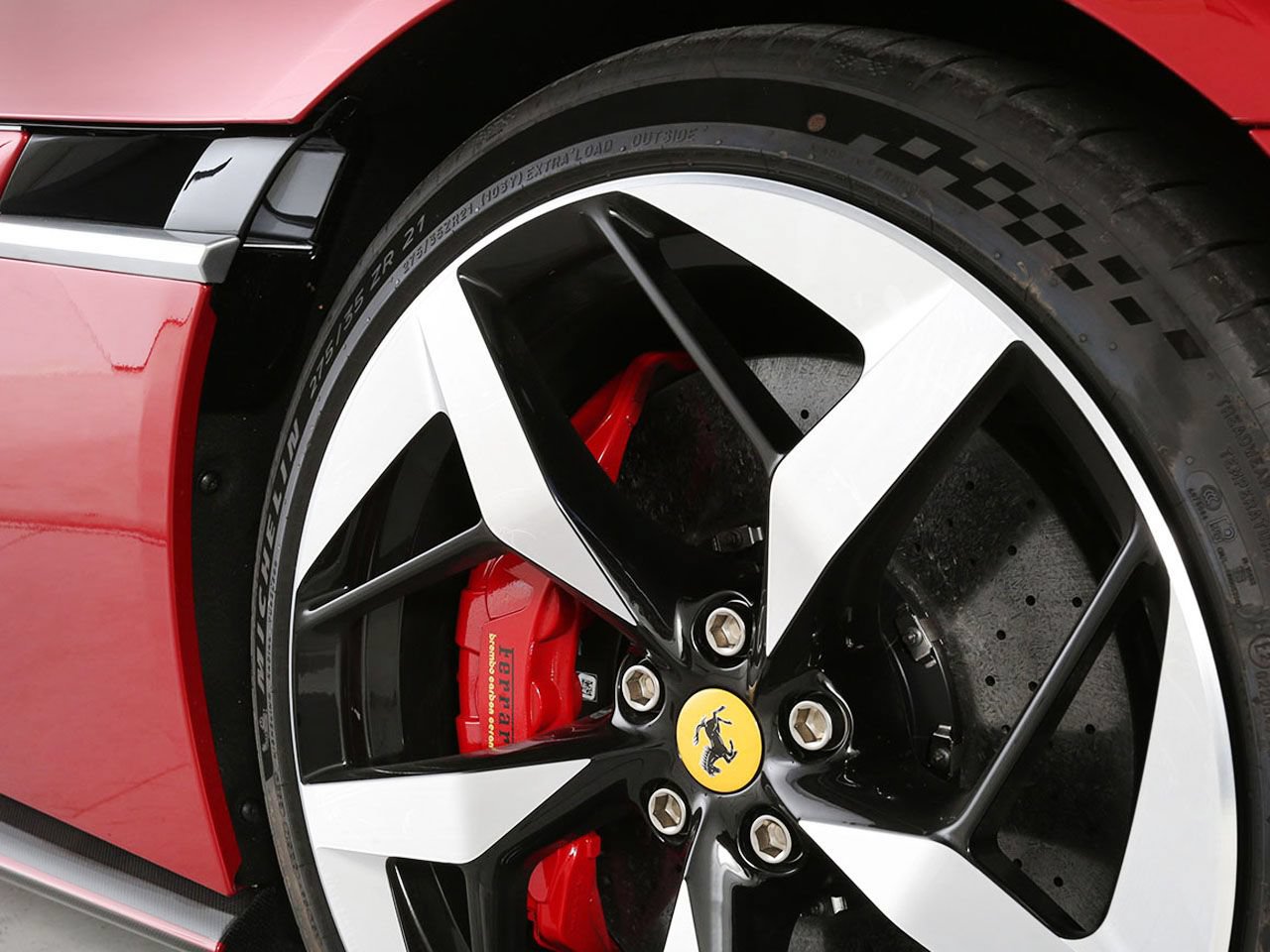 Used 2025 Ferrari 12Cilindri RWD image 17