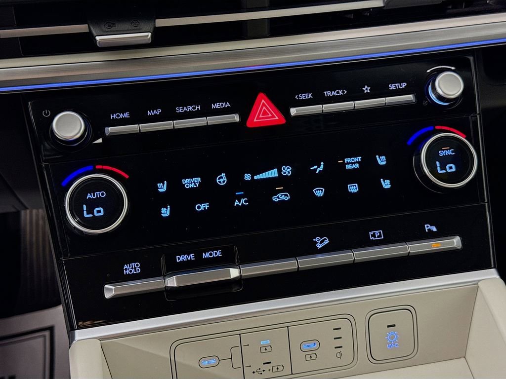 Used 2024 Hyundai Santa Fe Limited FWD image 18
