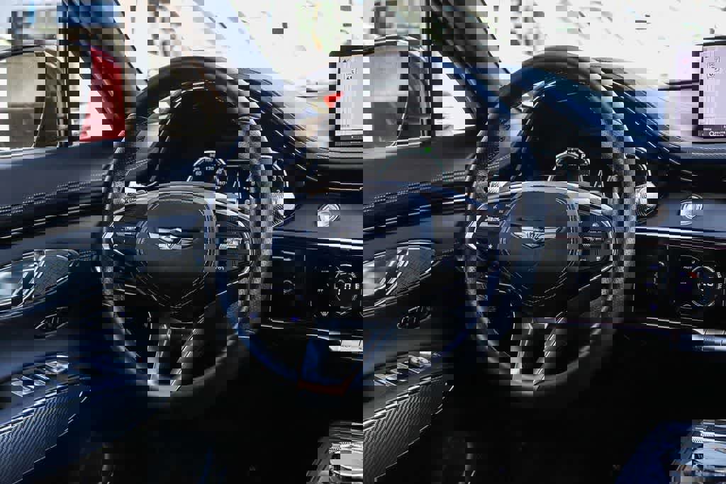 Used 2024 Genesis GV70 2.5T w/ Sport Prestige Package image 16