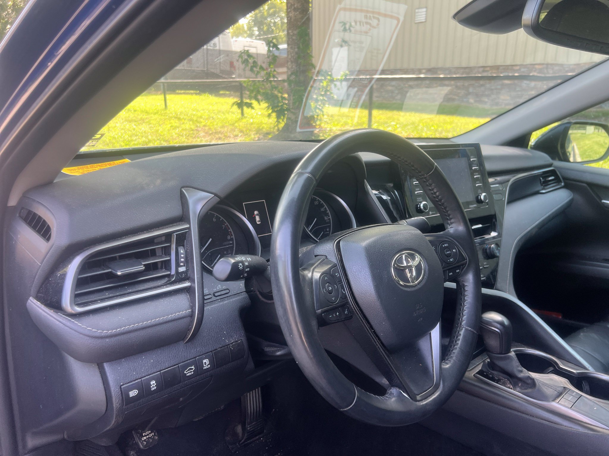 Used 2023 Toyota Camry SE w/ Convenience Package FWD image 10