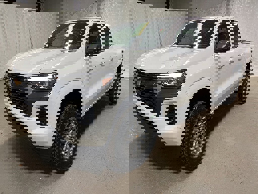 New 2025 Chevrolet Colorado LT w/ LT Convenience Package image 3