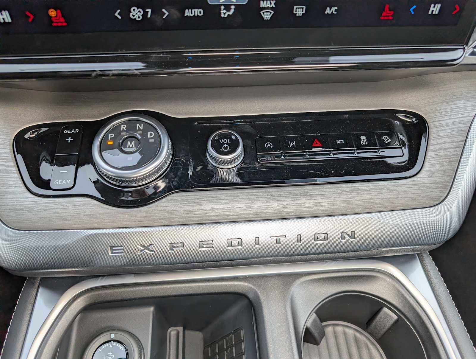 New 2025 Ford Expedition Platinum w/ Driver's Package image 26