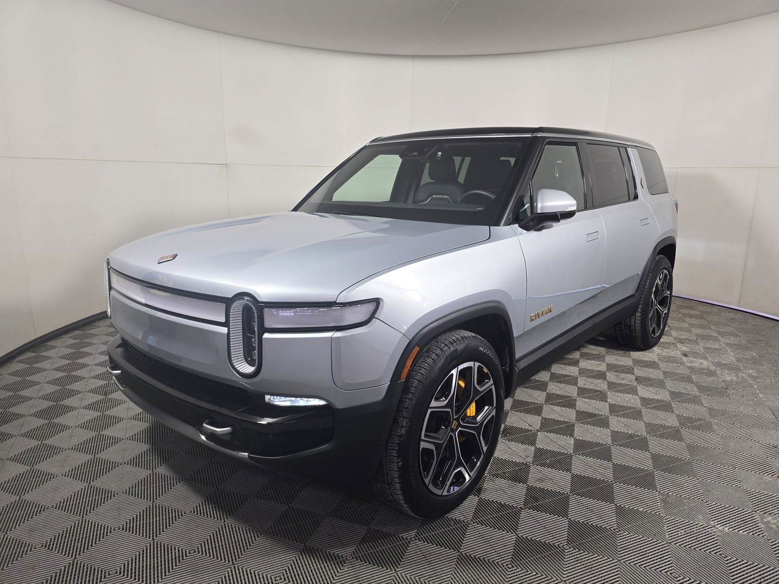 Used 2023 Rivian R1S Adventure