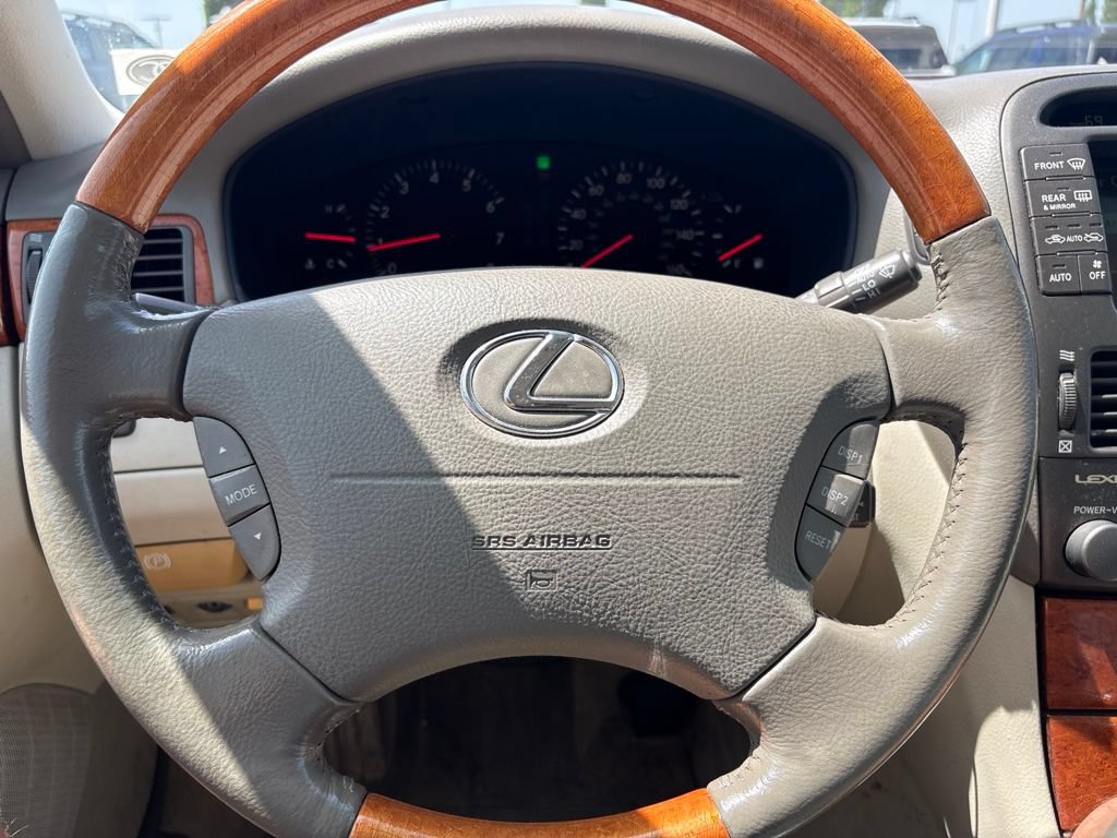 Used 2002 Lexus LS 430 RWD image 2