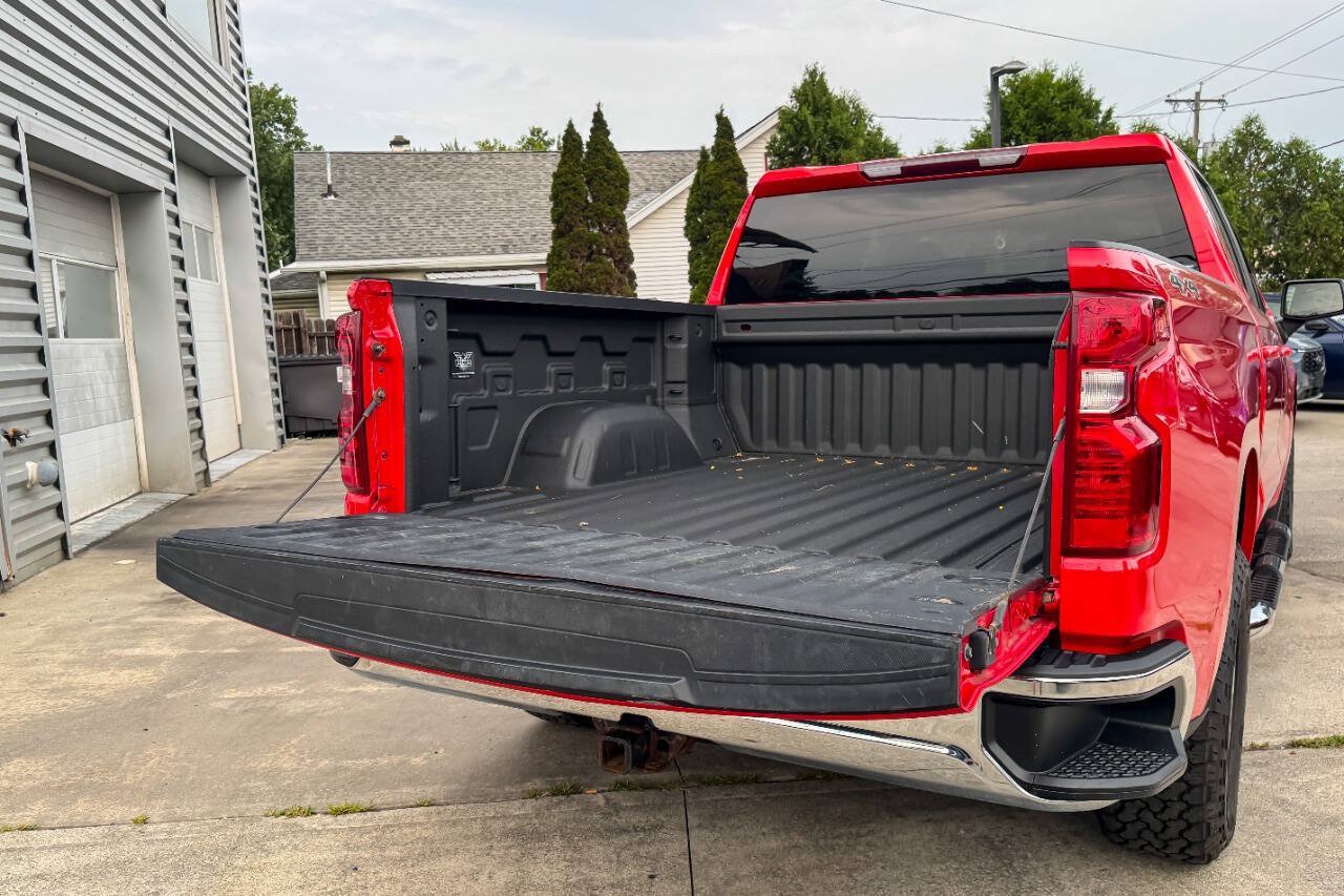 Used 2021 Chevrolet Silverado 1500 LT w/ LPO, Dark Essentials Package AWD/4WD image 19