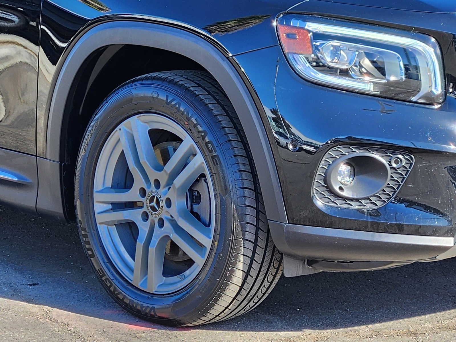 Used 2023 Mercedes-Benz GLB 250 image 19