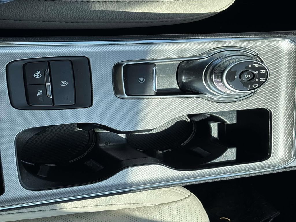 Used 2024 Ford Edge Titanium w/ Titanium Elite Package image 16