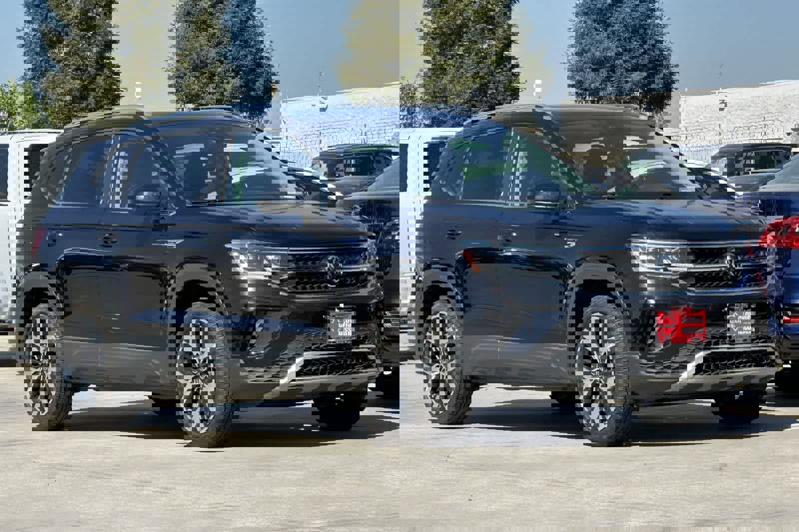 Used 2023 Volkswagen Taos SEL image 10