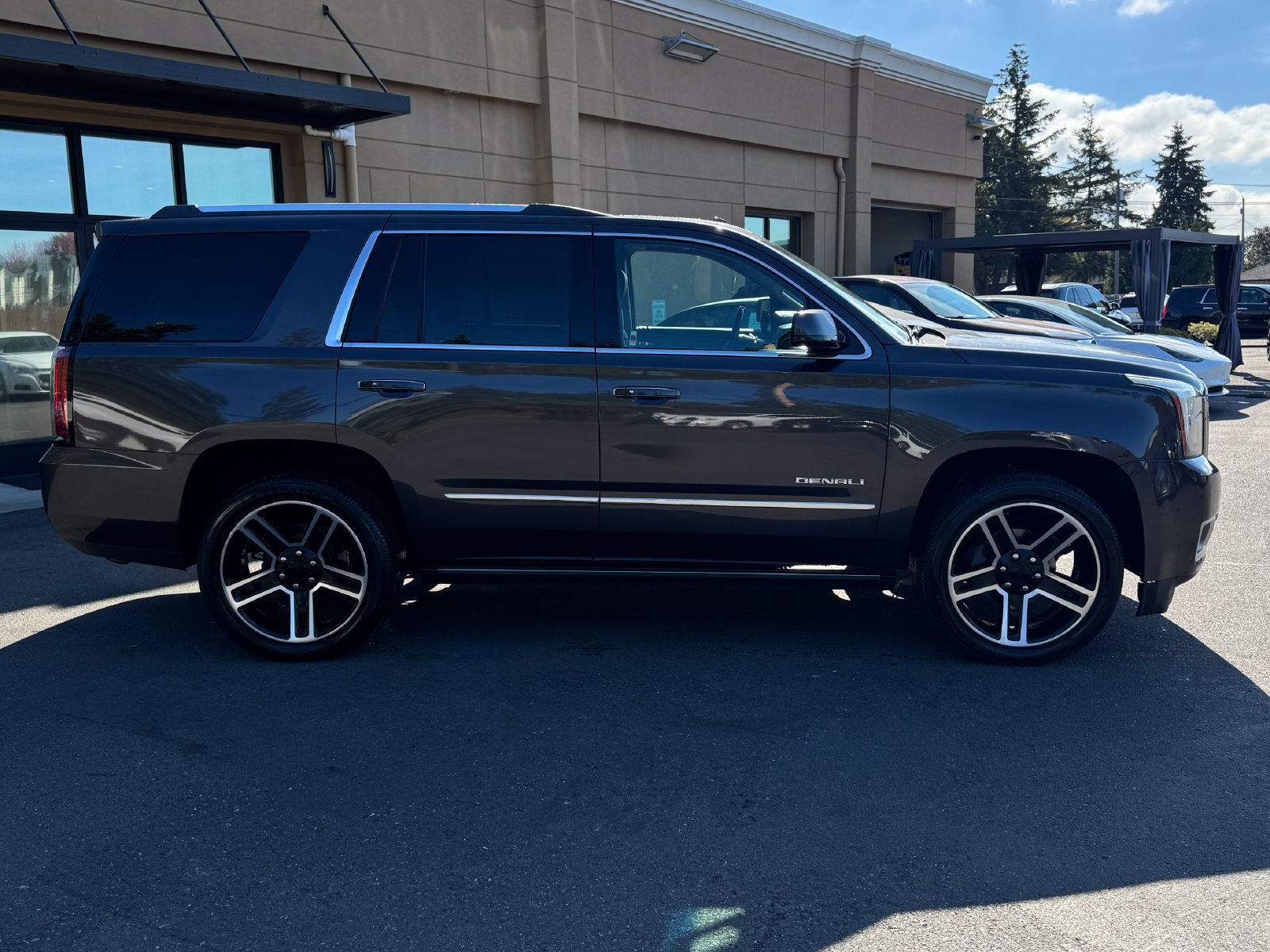 Used 2016 GMC Yukon Denali w/ Open Road Package AWD/4WD image 7