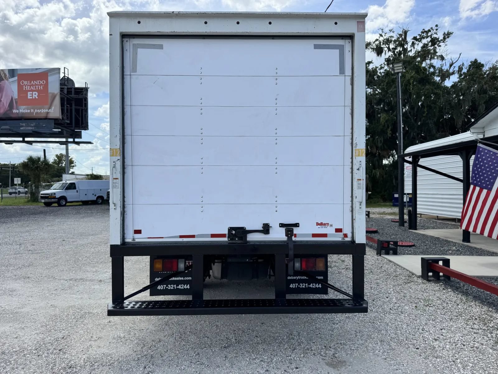 Used 2024 Isuzu NPR RWD image 5