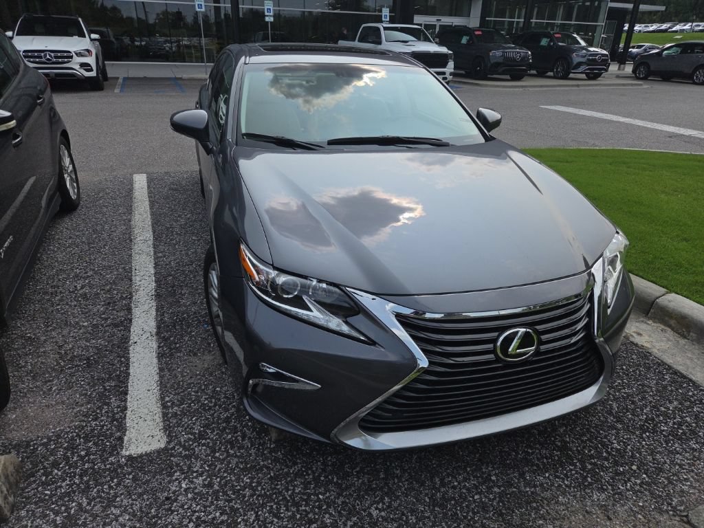 Used 2016 Lexus ES 350 w/ Premium Package w/Wood Trim FWD image 2